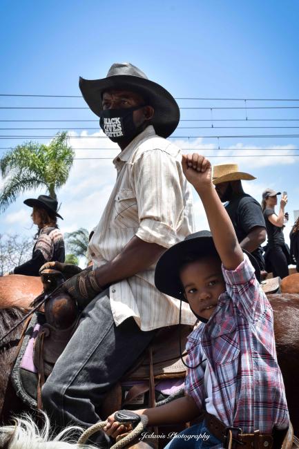 protesters on horses